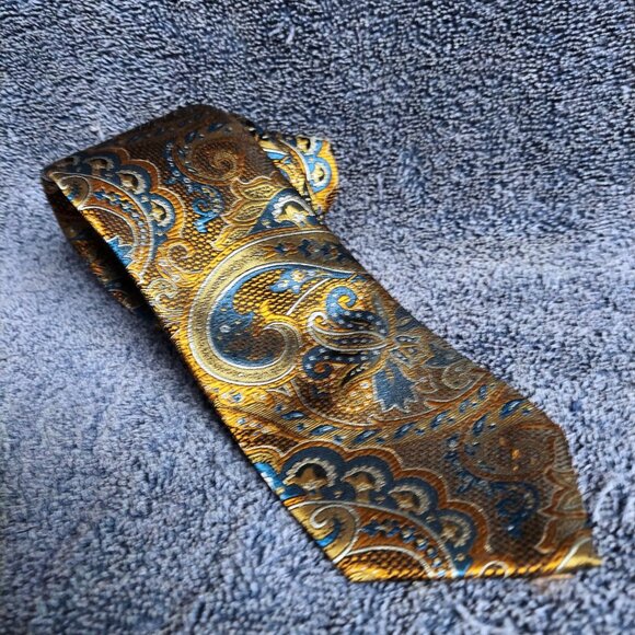 Jos A Bank Reserve 100% Silk Tie Gold Blue Paisley 60in X 3in - Picture 6 of 6